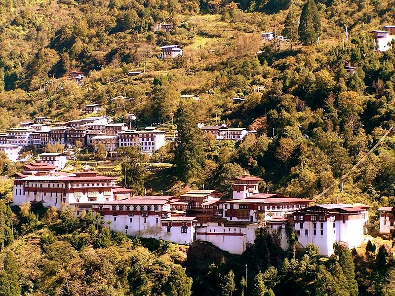 Trongsa dzong and town, Bhutan travel guide