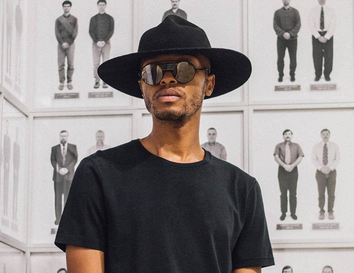 male model wearing o n s black t-shirt