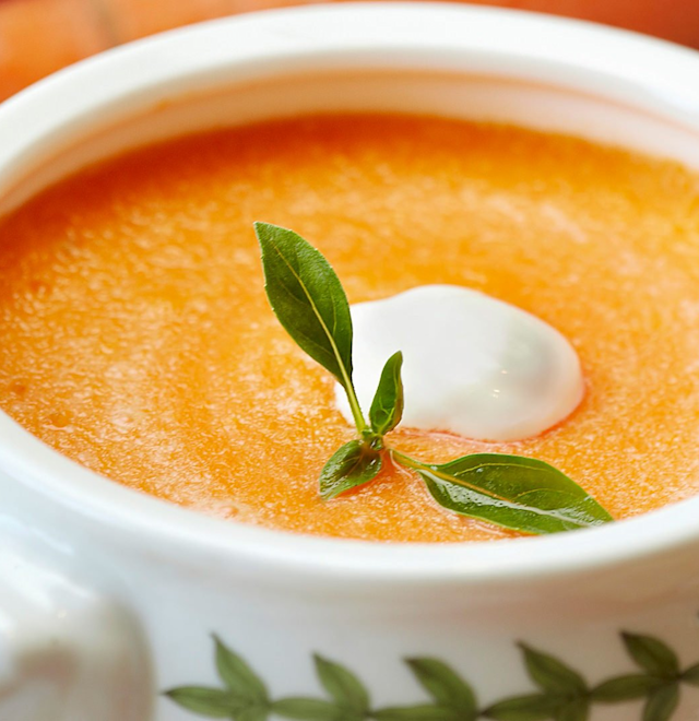 minusl_moehrencremesuppe_mit_schmand.jpg