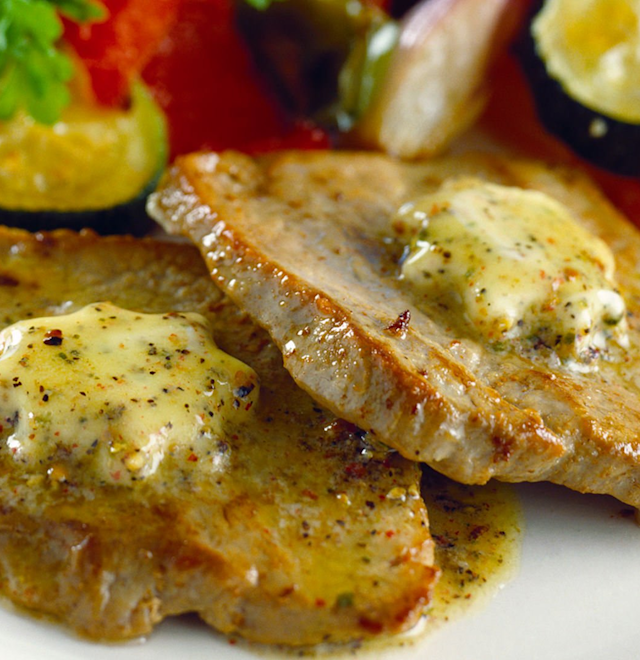 minusl_schweinesteaks_kraeuterbutter_gemuesebeilage.jpg