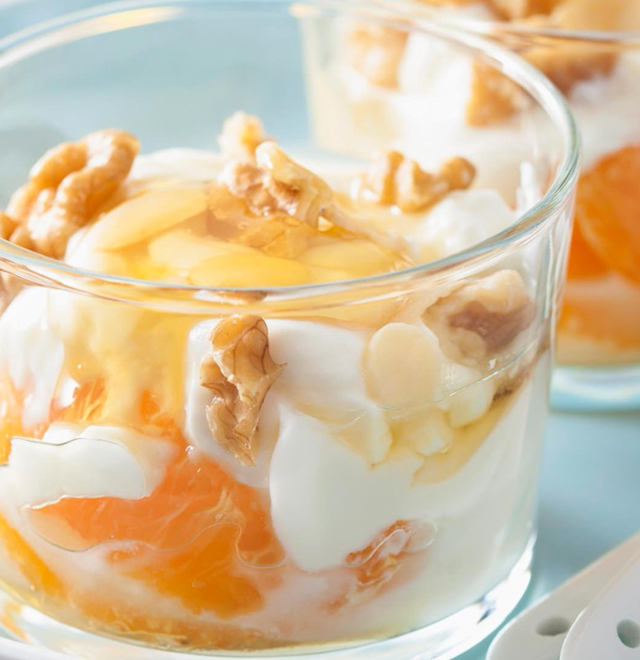minusl_griechischerjoghurt_mandarinen_walnuessen_honig.jpg