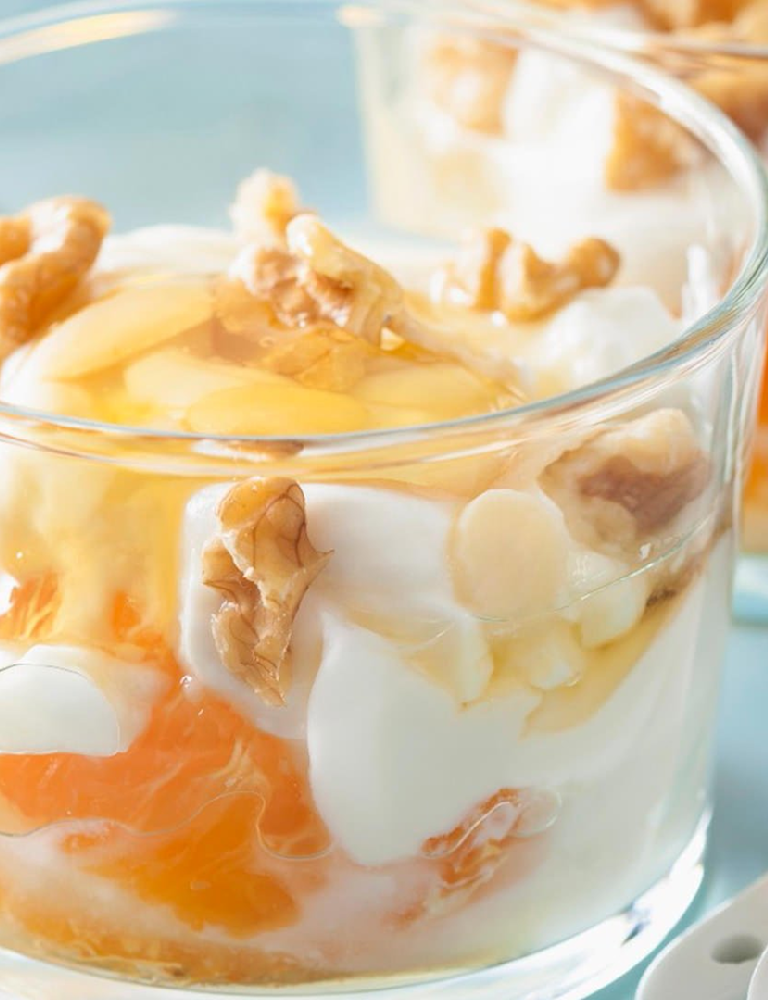 minusl_griechischerjoghurt_mandarinen_walnuessen_honig.jpg