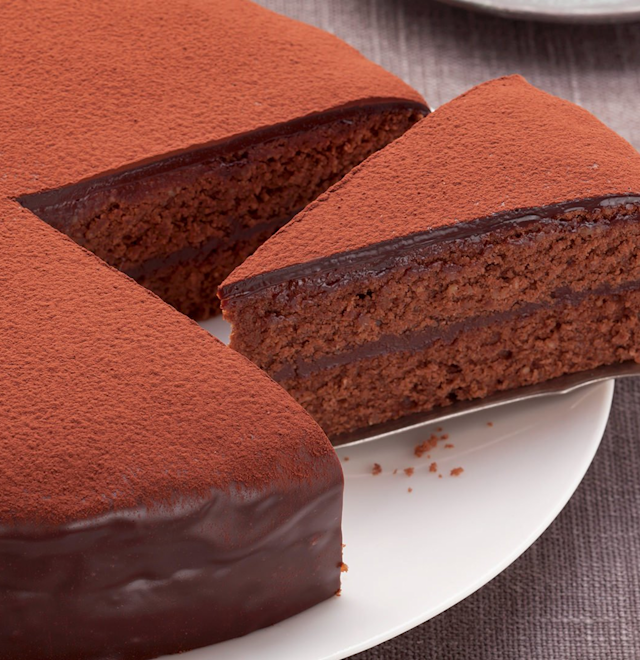 minusl_schokoladenkuchen_mit_kakaopulver.jpg