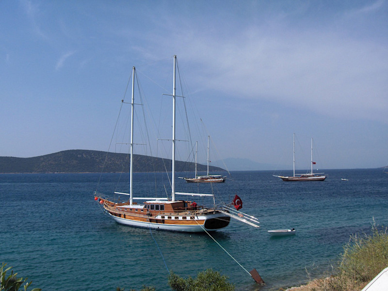 Gület Gület är en traditionell turkisk segelbåt.