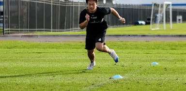 IMG Academy student-athlete performs cone and agility drills.