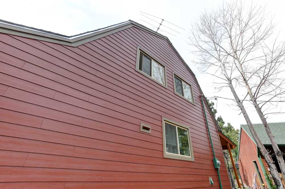 FRANKTOWN | CEDAR TO FIBER CEMENT TRANSFORMATION
