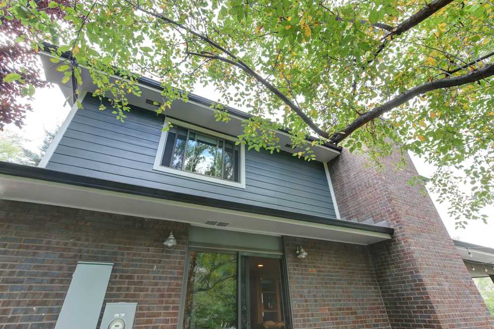 Iron Grey James Hardie Siding in Golden, Colorado Applewood Neighborhood - 1520
