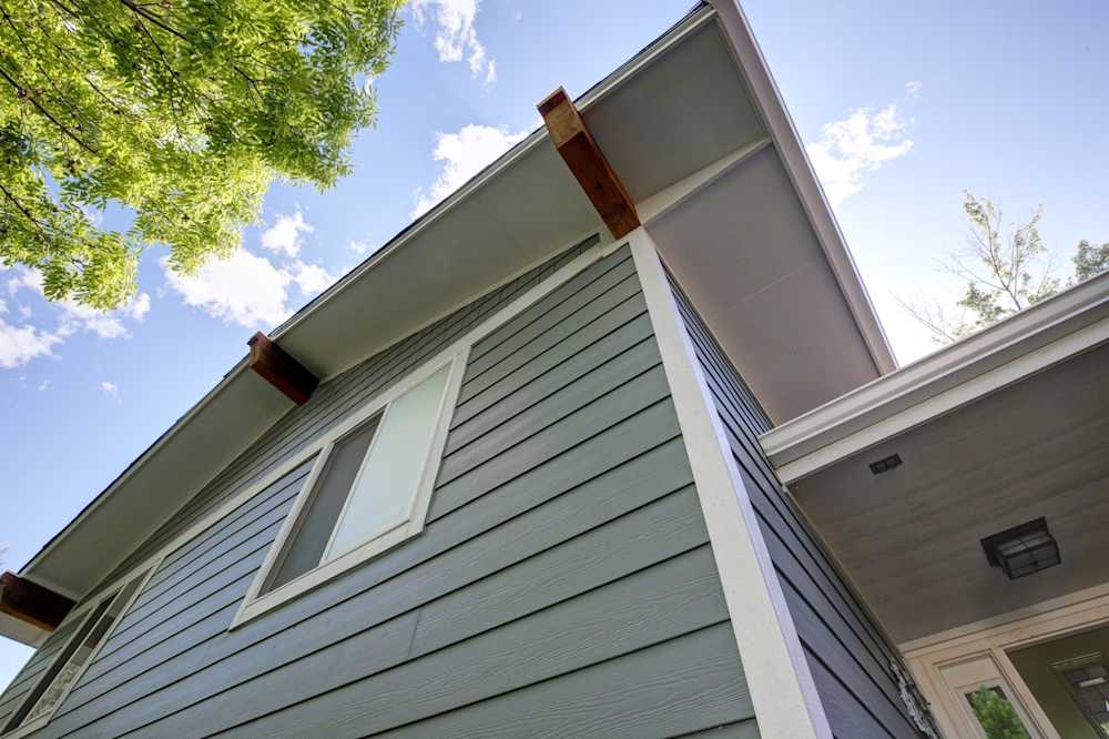 ENGLEWOOD BOOTHBAY BLUE upward angle siding