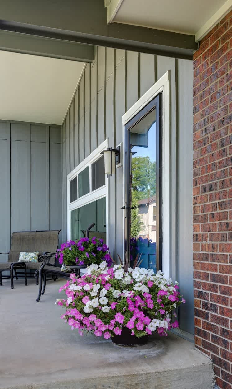 SOUTH EAST DENVER RANCH HOME | JAMES HARDIE COLORPLUS | BOARD & BATTEN
