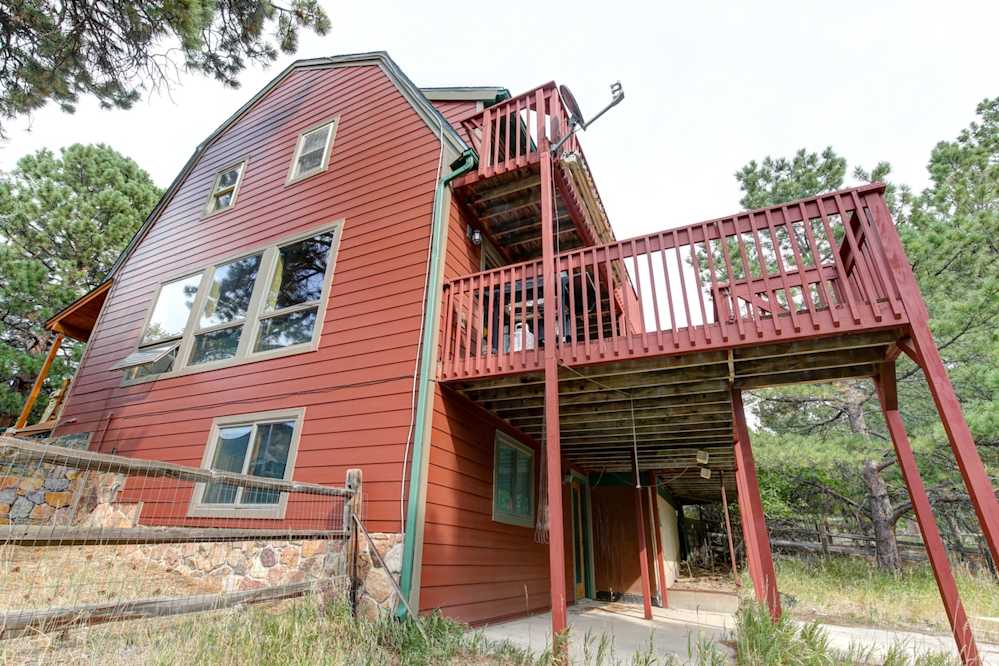 FRANKTOWN | CEDAR TO FIBER CEMENT TRANSFORMATION