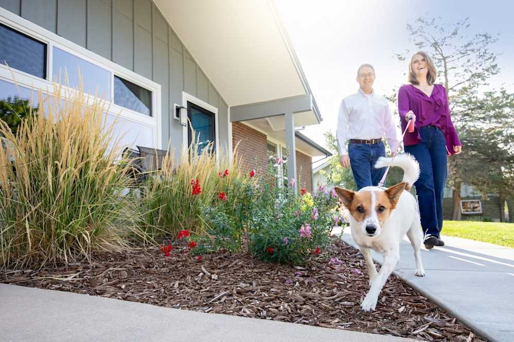 SOUTH EAST DENVER RANCH HOME | JAMES HARDIE COLORPLUS | BOARD & BATTEN