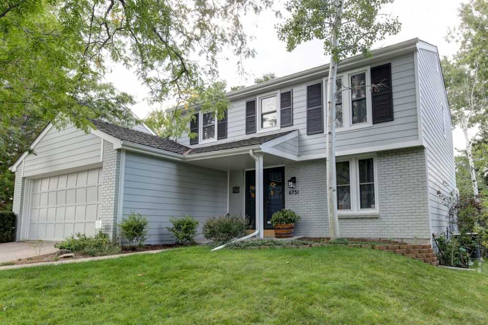 CENTENNIAL EXTERIOR REMODEL | LIGHT MIST JAMES HARDIE COLORPLUS