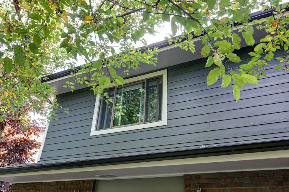 Iron Grey James Hardie Siding in Golden, Colorado Applewood Neighborhood - 1523