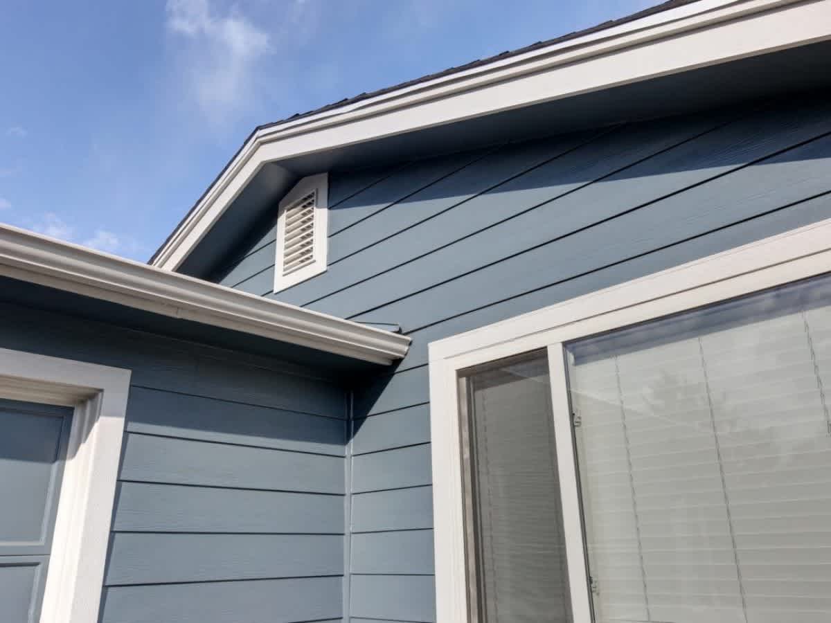 Colorado Siding Repair Closeup of New Gray Siding