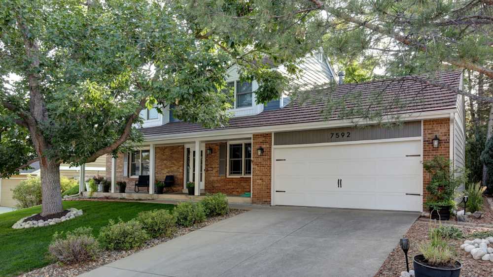 LITTLETON EXTERIOR REMODEL | JAMES HARDIE COLORPLUS