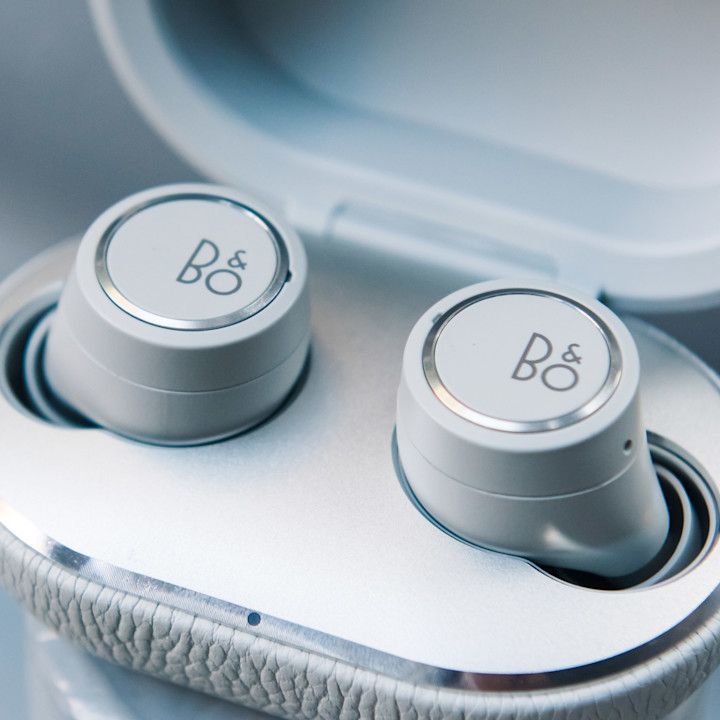 Beoplay E8 3rd gen grey London 3