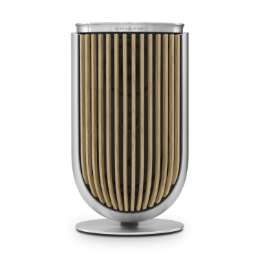 Product image of the Beolab 8 speaker in Silver with Oak cover on a silver table stand, front perspective