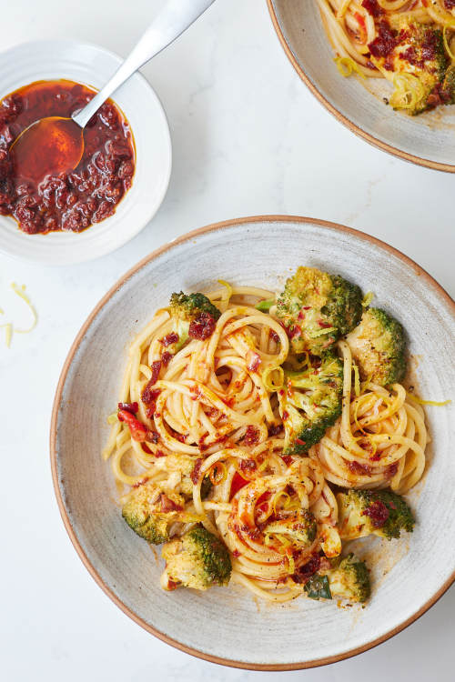 10-Minute Harissa, Garlic & Broccoli Pasta