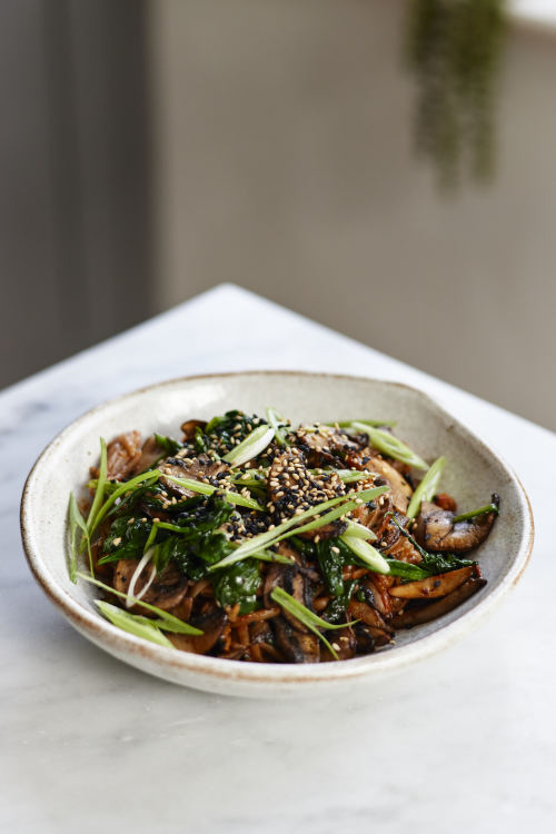 Quick Gochujang Noodles With Mushrooms & Spinach