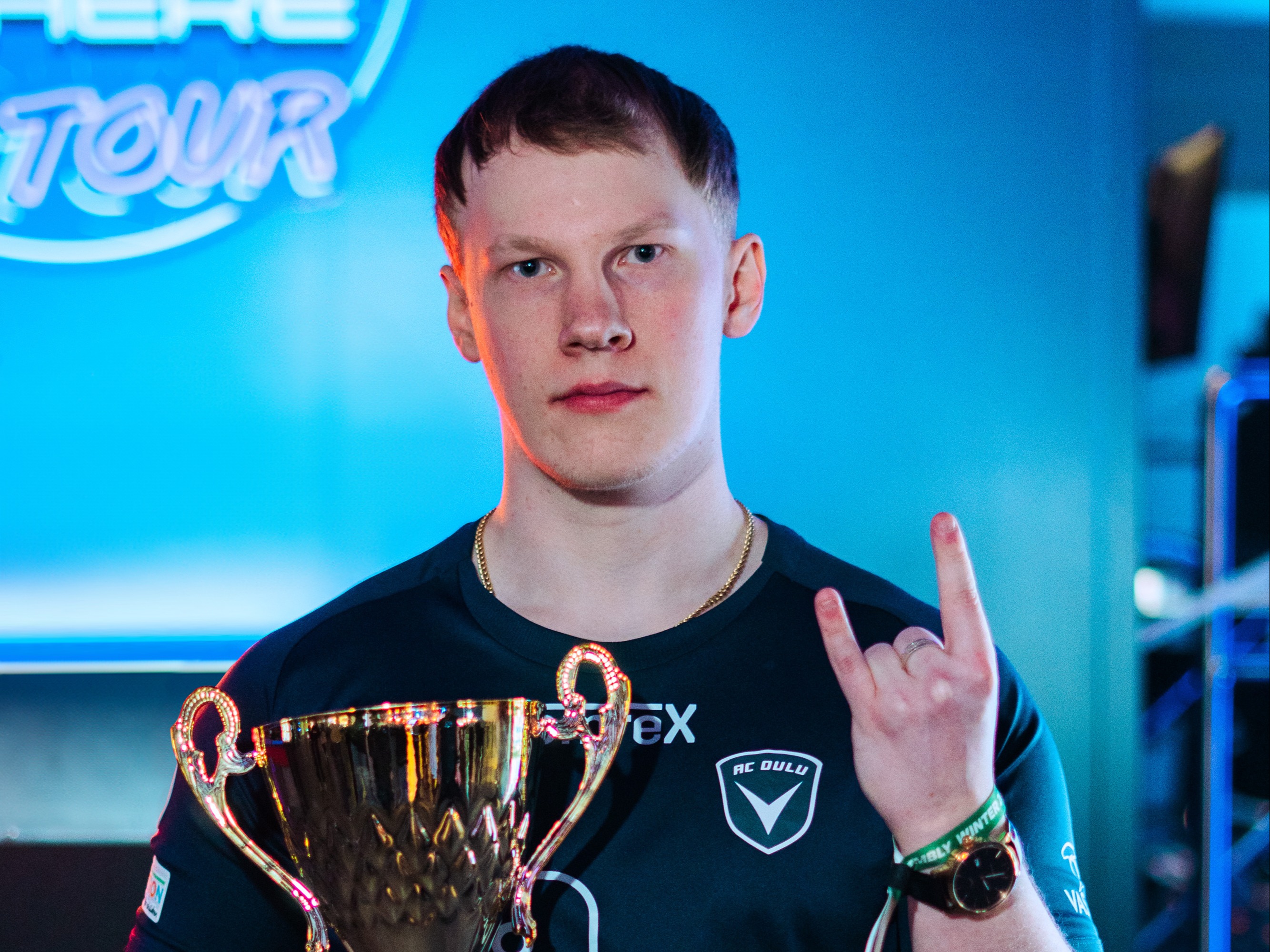 eFutisliiga 2024/25 - Kossu72 with the trophy