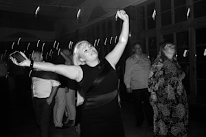 Słoneczny ślub w Młynie nad Starą Regą