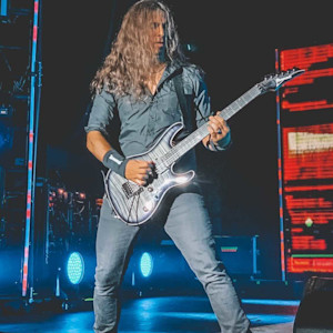 Picture of Kiko Loureiro