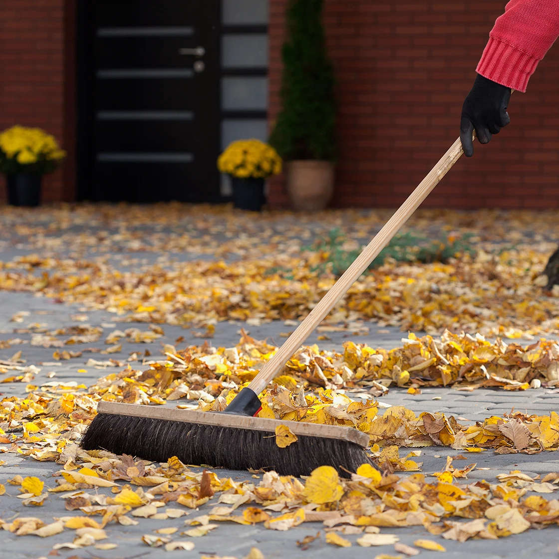 Outdoor Brooms 1120x1120