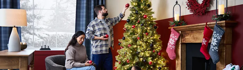 Here’s How to Enjoy the Holidays on A Budget_Banner