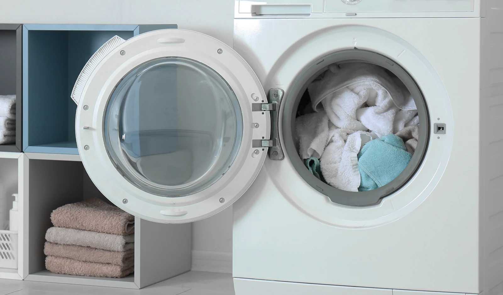 Vêtements dans une machine à laver
