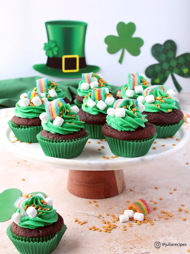 Served cupcakes