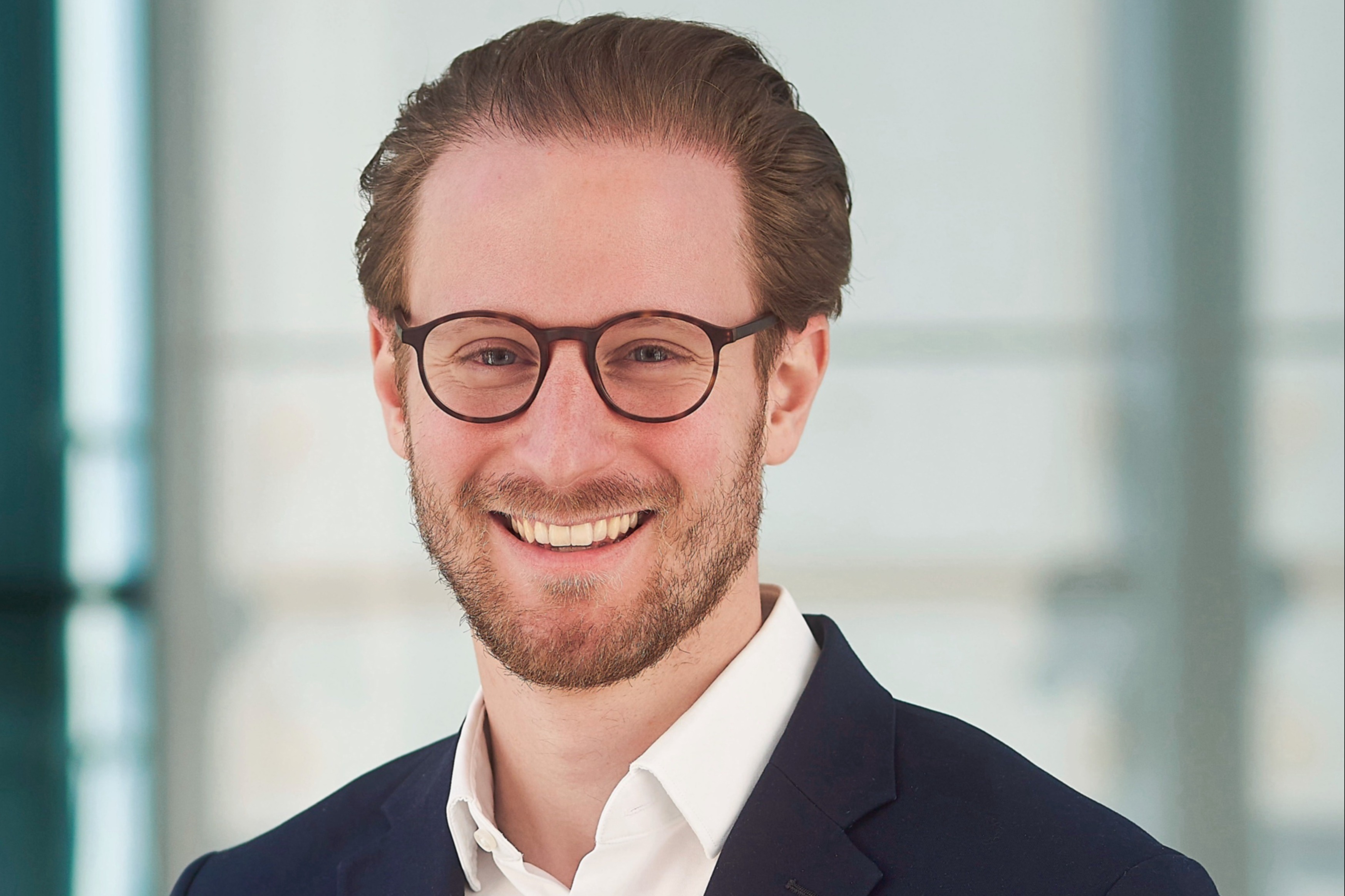 Headshot von Konstantin Böhm