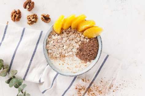 recipe oats with orange yogurt and walnuts