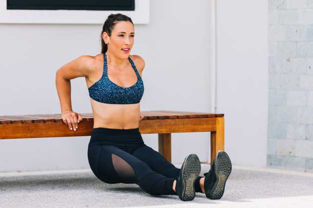 workout-home-female-dips