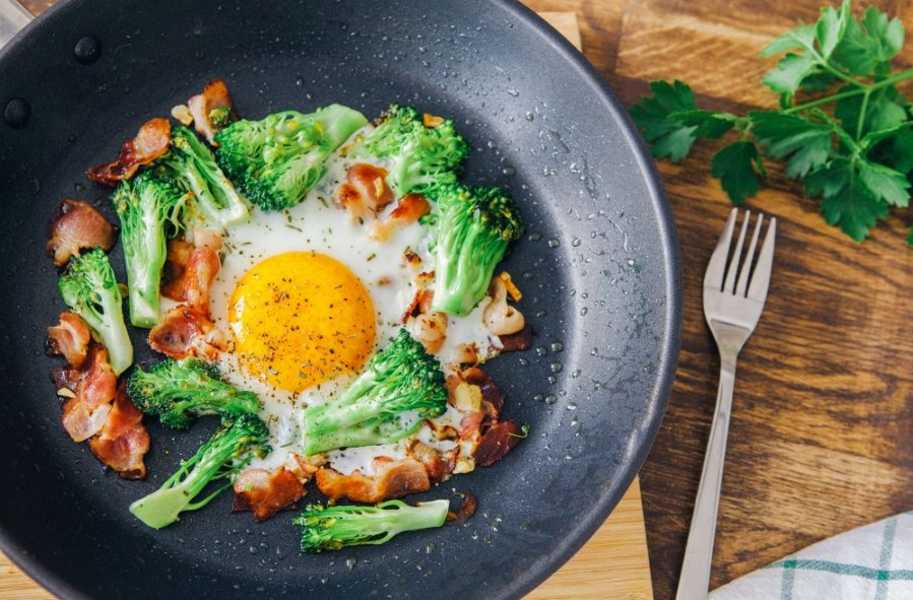baked eggs with broccoli bacon keto food