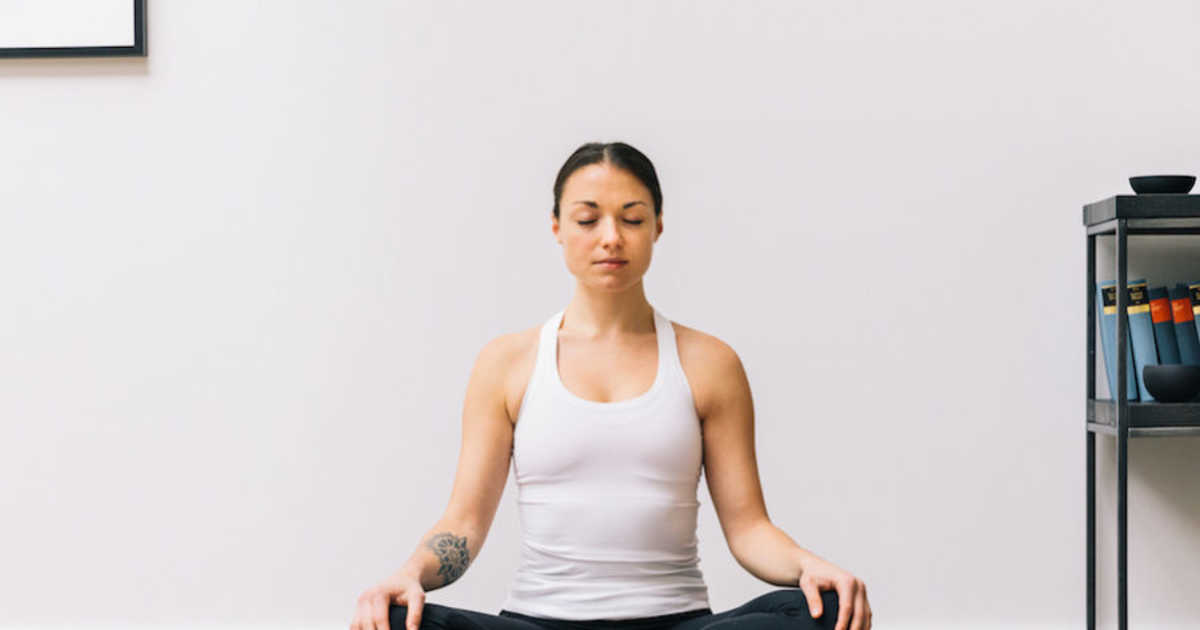 20-Minute Yoga for Beginners: At-Home Routine | 8fit