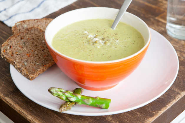 asparagus and green peas soup