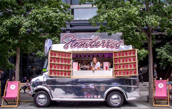 5 throwback ideas for the ultimate 30th birthday party