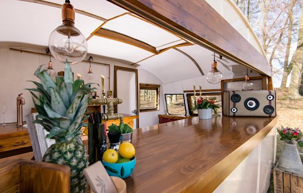 10 innovative cocktail bars for your wedding
