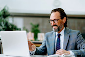 Advisor conducting online events