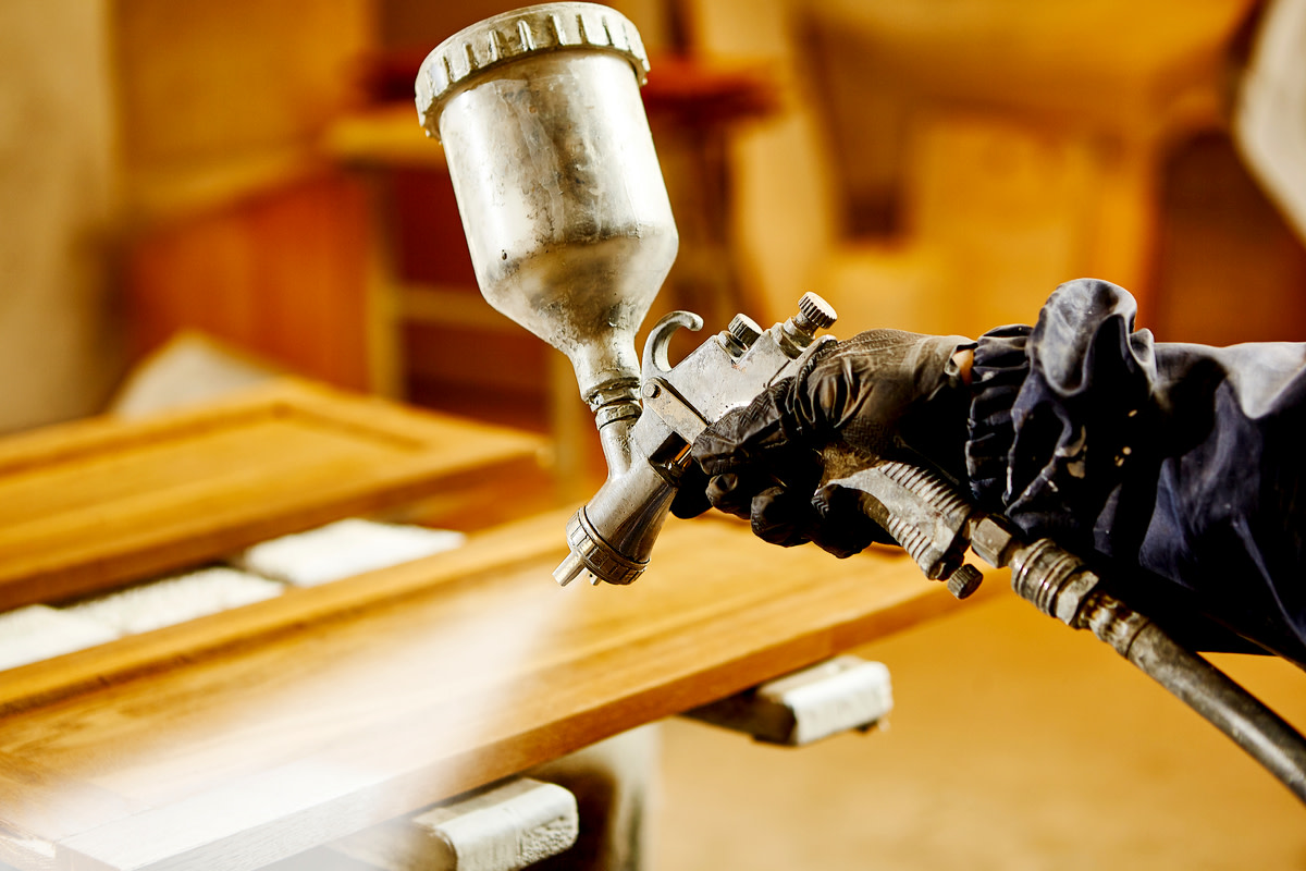 Staining wood with white spray gun
