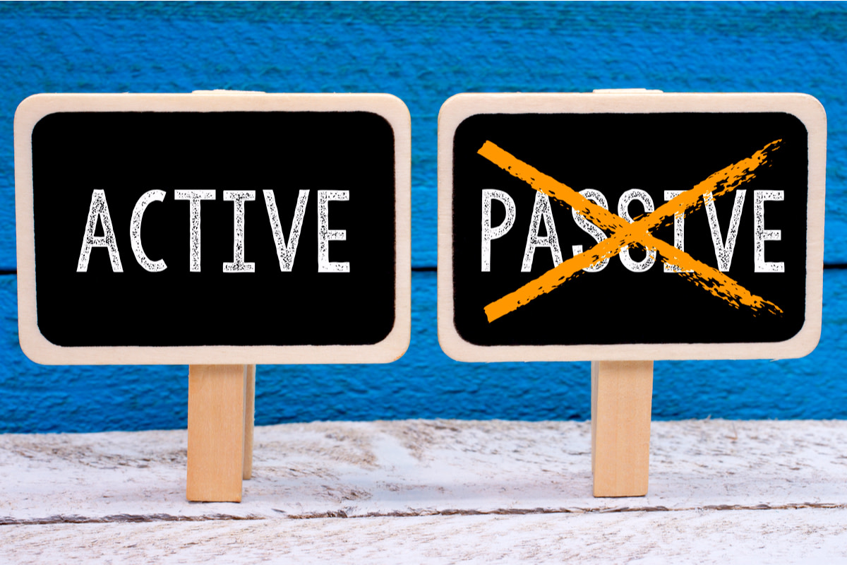 Active versus passive strategy