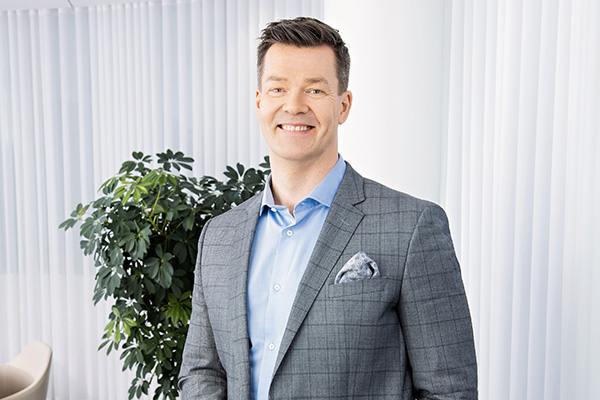Fennian johtoryhmän jäsen, tietohallintojohtaja Petteri Miinalainen