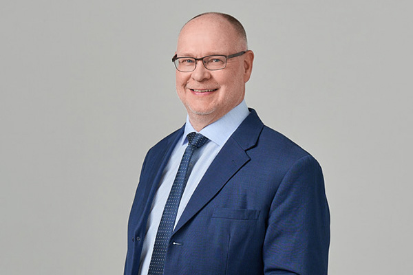 Fennian johtoryhmä jäsen, Fennian toimitusjohtaja Tomi Yli-Kyyny
