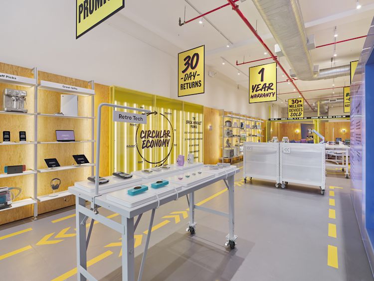 back-market-mythology-technology-NYC-pop-up-store-retail-design-broadway-2025-interior-design-circular-economy