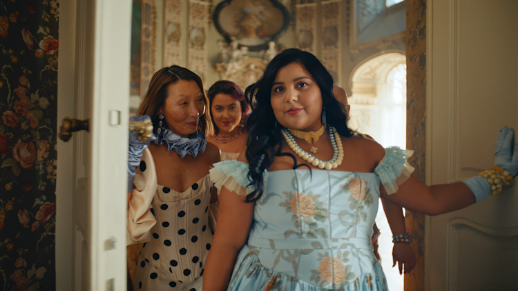 dove-body-wash-bridgerton-advertising-commercial-film-broadcast-let-them-talk-video-powerful-confident-women-simran-door-portrait