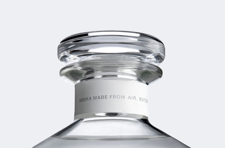 mythology-air-co-company-vodka-Neck-Made-From-Air-Water-Sun