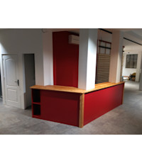 Enseigne Cyclable. Panneaux egger U 323 et U 963 associé au Mélèze finition huilée. Enseigne Cyclable. Panneaux egger U 323 et U 963 associé au Mélèze finition huilée.