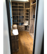 Bois de grange U 1400 Egger. Porte coulissante et pivotente sur mesure Chêne massif, teinte à l'eau finition huilée (gamme Rubio). Bois de grange U 1400 Egger. Porte coulissante et pivotente sur mesure Chêne massif, teinte à l'eau finition huilée (gamme Rubio).