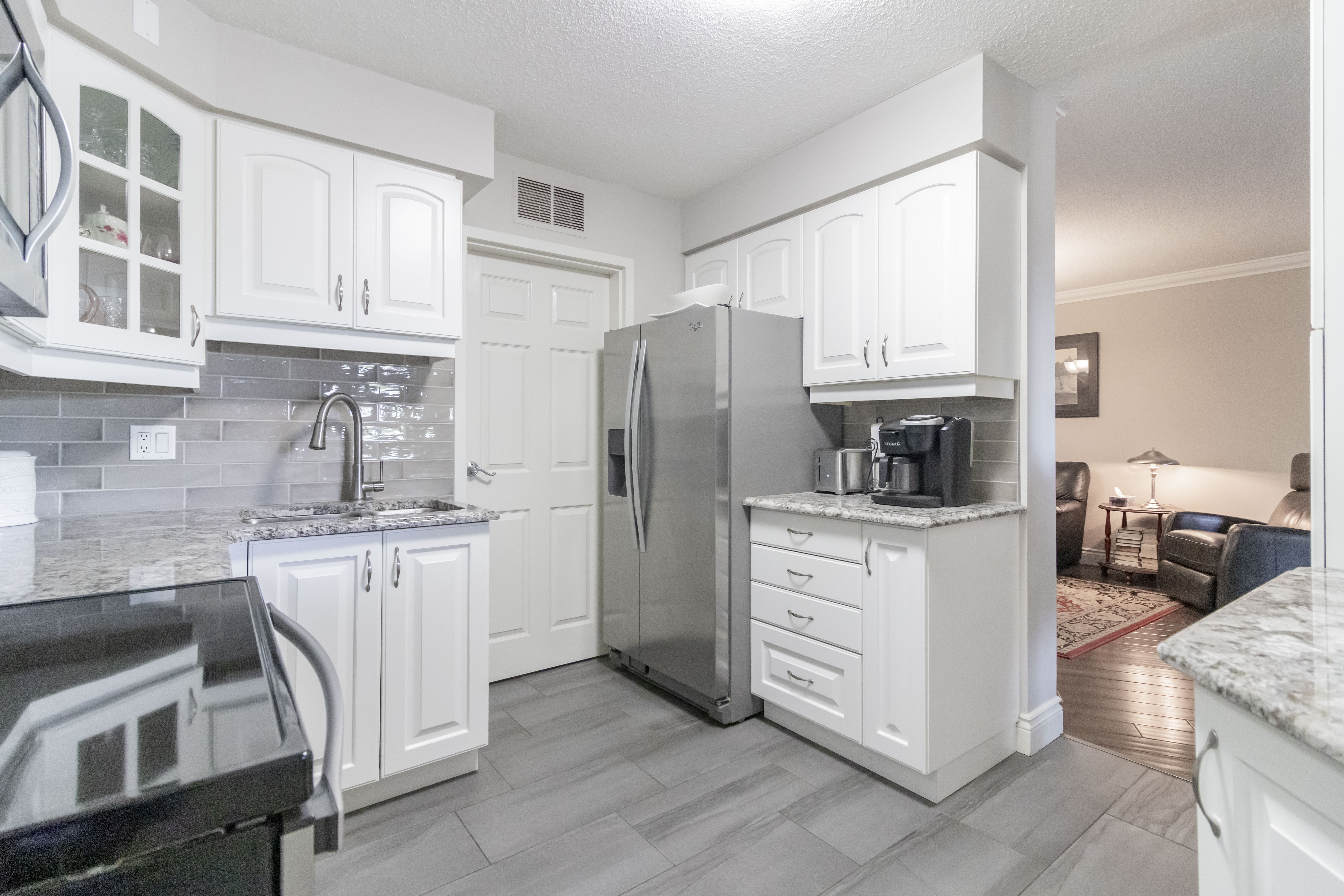 401-250 Glenridge - May26