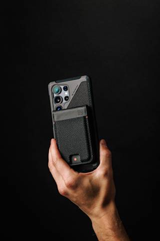 UAG Metropolis Kevlar® MagSafe Wallet Wallets case in Kevlar Black lifestyle view